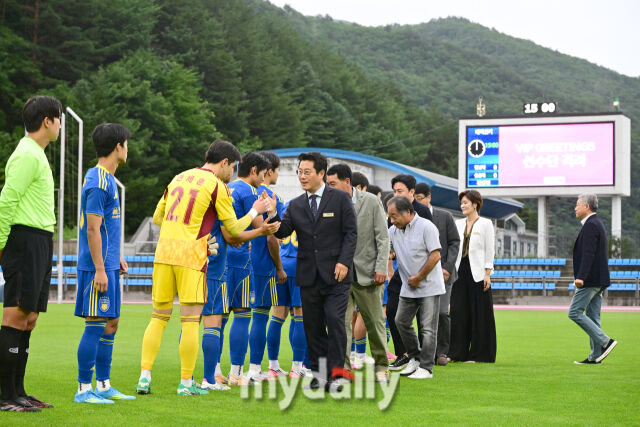 [MD포토] 박한동 한국대학축구연맹 회장 '결승전 잘 부탁드립니다'