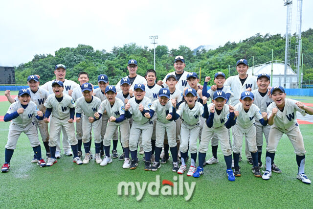 [MD포토] 휘문아카ㅔ미 '유소년 쳥룡리그 우승'
