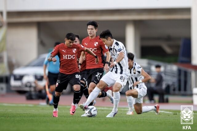 서울과 부산의 2026-27 코리아컵 3라운드 경기장면/대한축구협회 제공