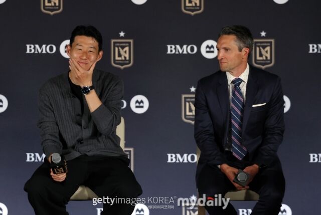 손흥민과 LAFC 토링턴 공동회장이 손흥민의 LAFC 입단 기자회견에 참석했다./게티이미지코리아