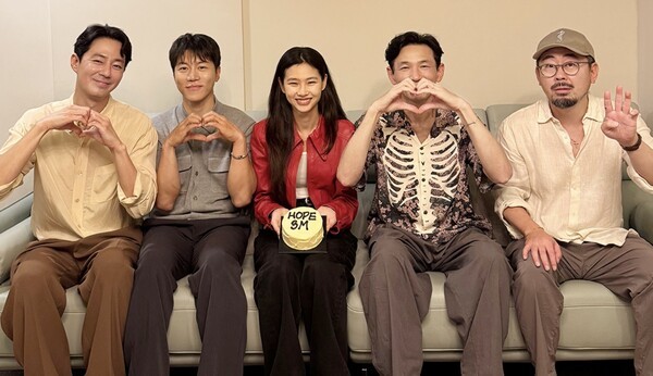 (왼쪽부터) 조인성, 음문석, 정호연, 황정민, 나홍진 [사진=플러스엠 엔터테인먼트]