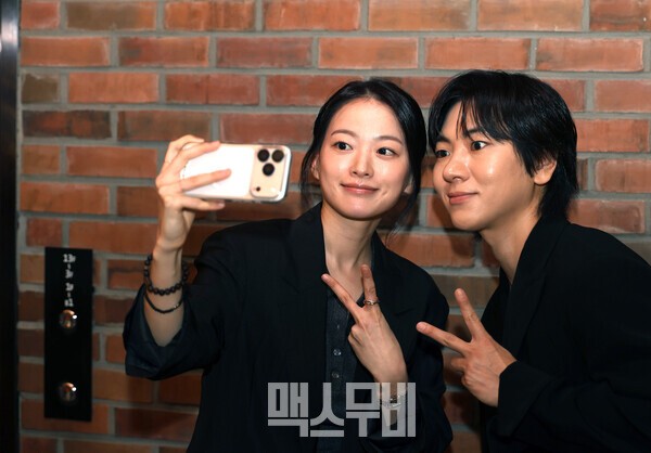 (왼쪽부터) 배우 천우희, 이주승