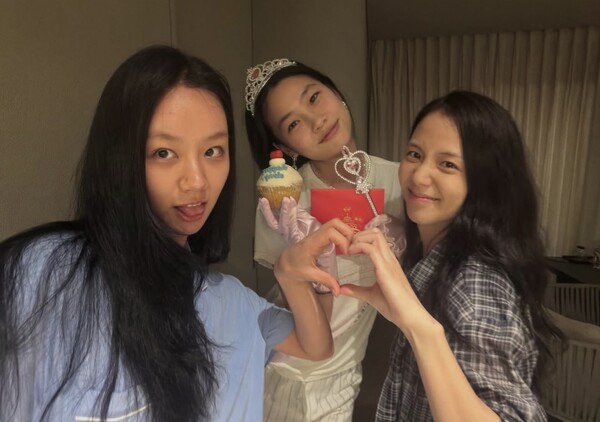 (왼쪽부터) 혜리, 정호연, 지수 [사진=혜리 인스타그램]