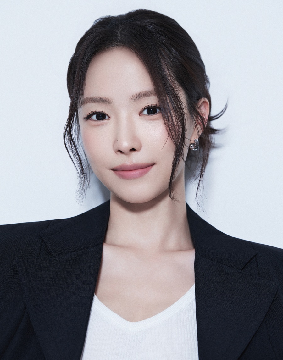 손나은 \