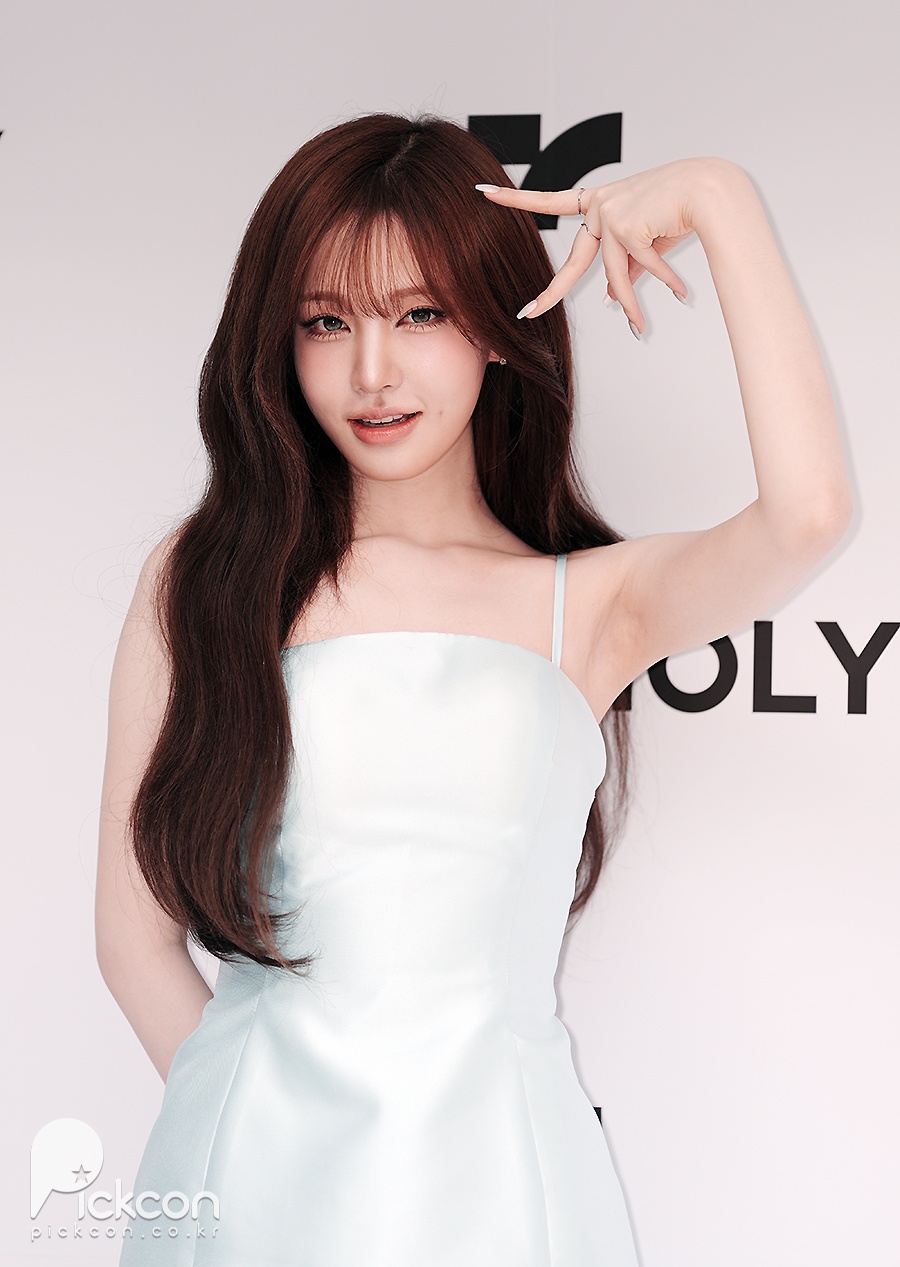 아이브 리즈, 빠져들 것 같은 보조개 요정 (포토)