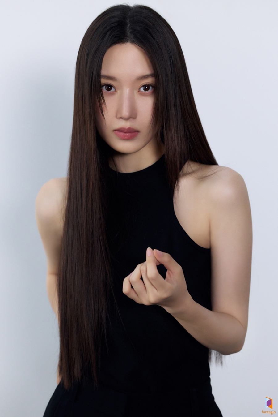 문가영, 한층 더 깊어진 분위기…고혹적 아우라 돋보이는 새 프로필 공개