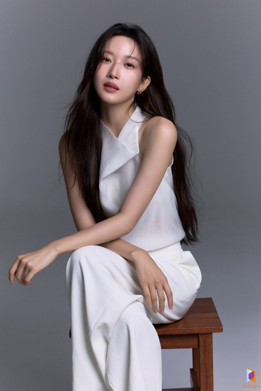 문가영, 한층 더 깊어진 분위기…고혹적 아우라 돋보이는 새 프로필 공개