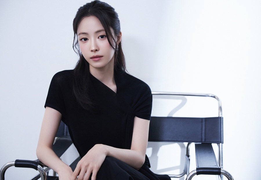 손나은 \