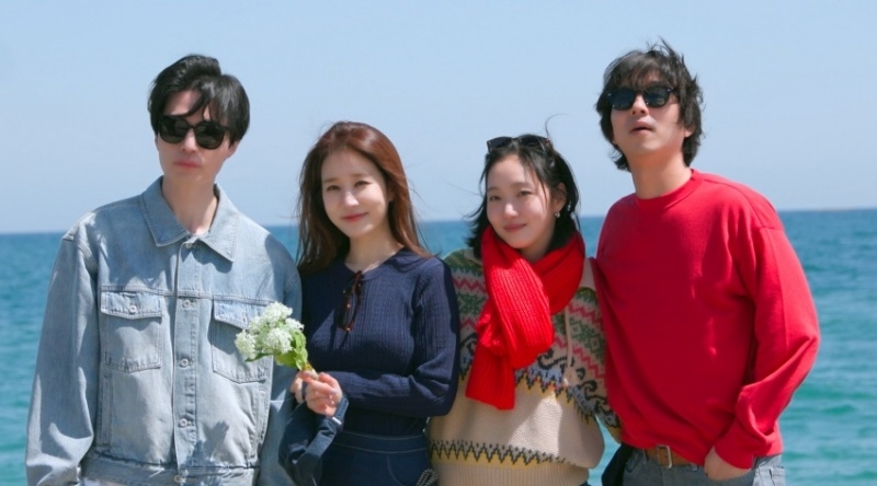 김고은, 장꾸 '도깨비' 공유 향해 '내놔' 포즈…\