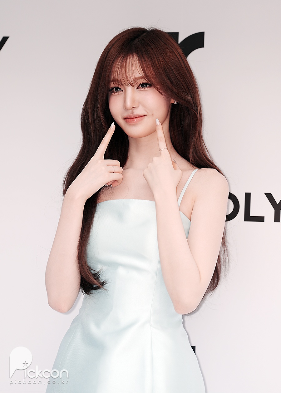 아이브 리즈, 빠져들 것 같은 보조개 요정 (포토)