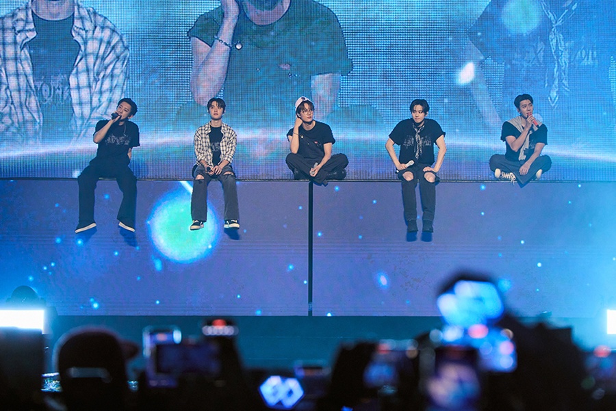 엑소, 전 세계 14개 지역 투어 마침표…美 포브스 \