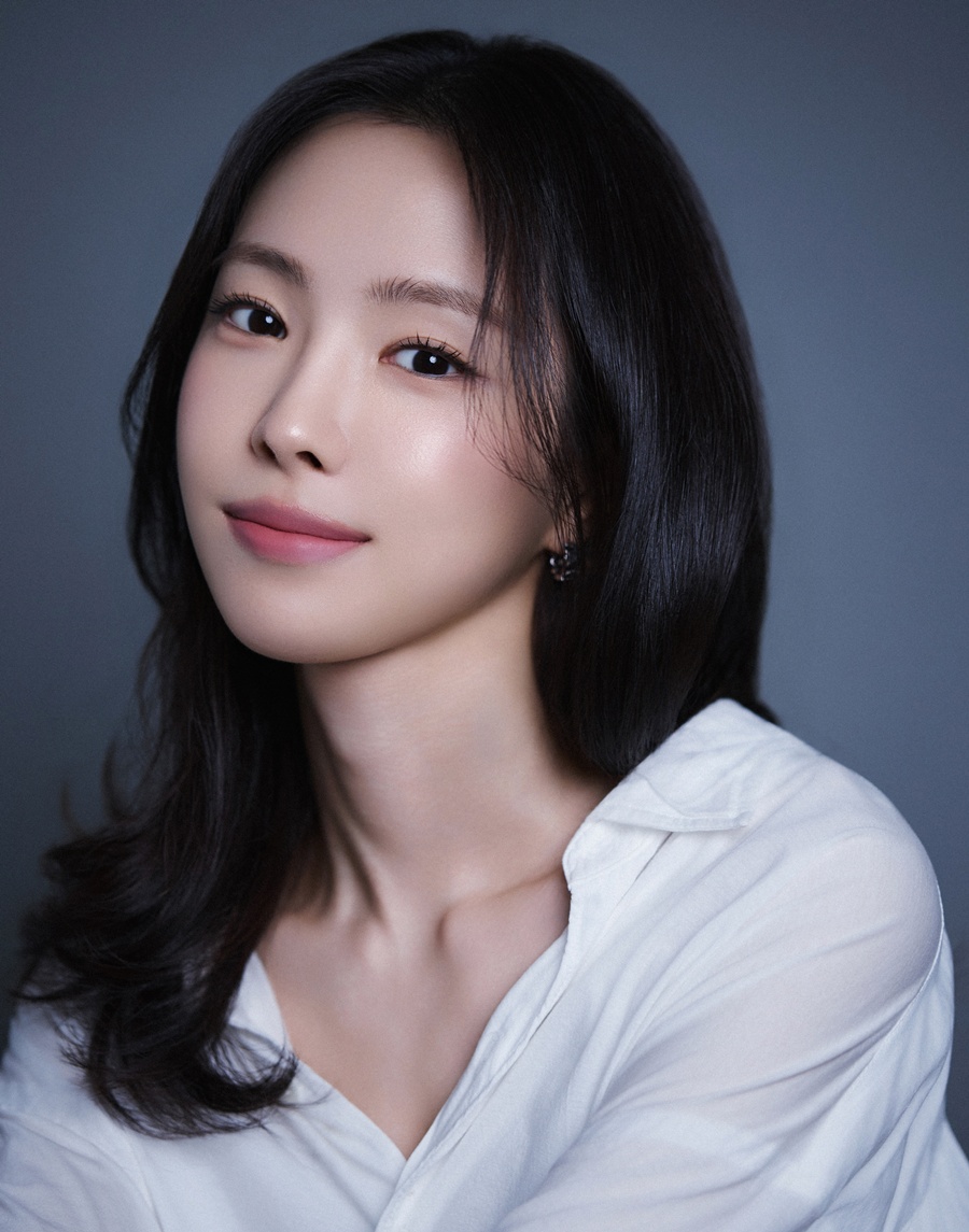 손나은 \