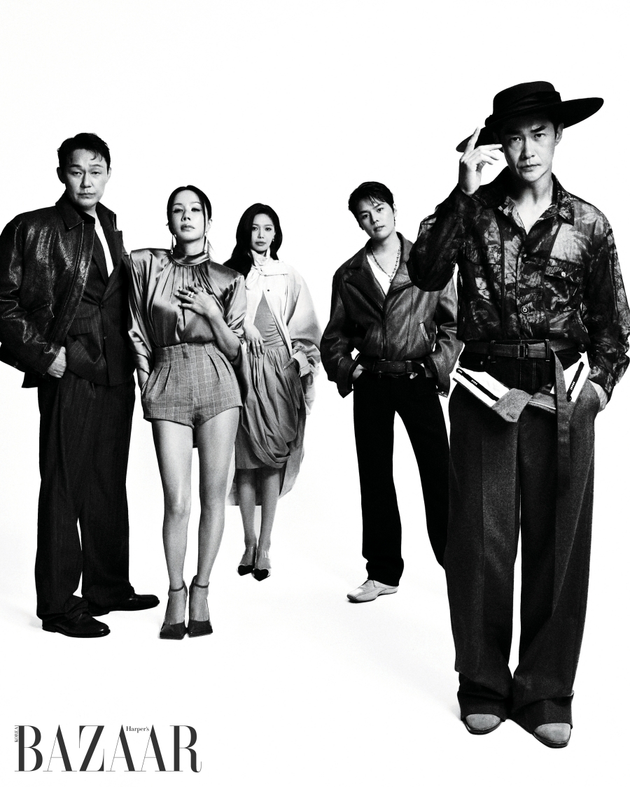 엄정화X박성웅, 초밀착 관능 투샷…'오케이마담2' 카리스마 [화보]