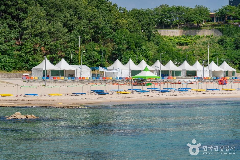 고운 모래가 넓게 깔린 가족 해변 / 사진=한국관광콘텐츠랩