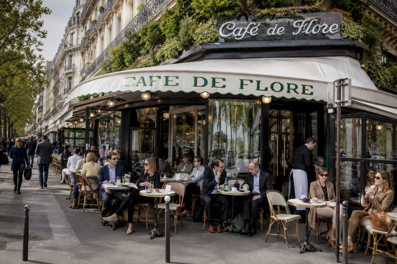 Cafe de Flore / 이해를 돕기 위한 ai 이미지