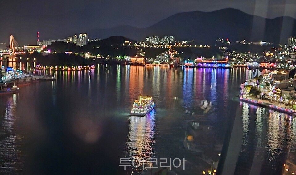 여수해상케이블카에서 바라본  여수 밤바다 야경/사진=유경훈 기자