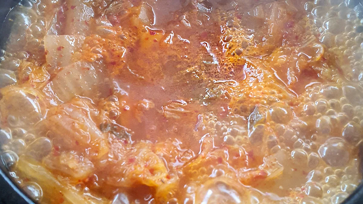 명품기사식당뚝다리김치찌개