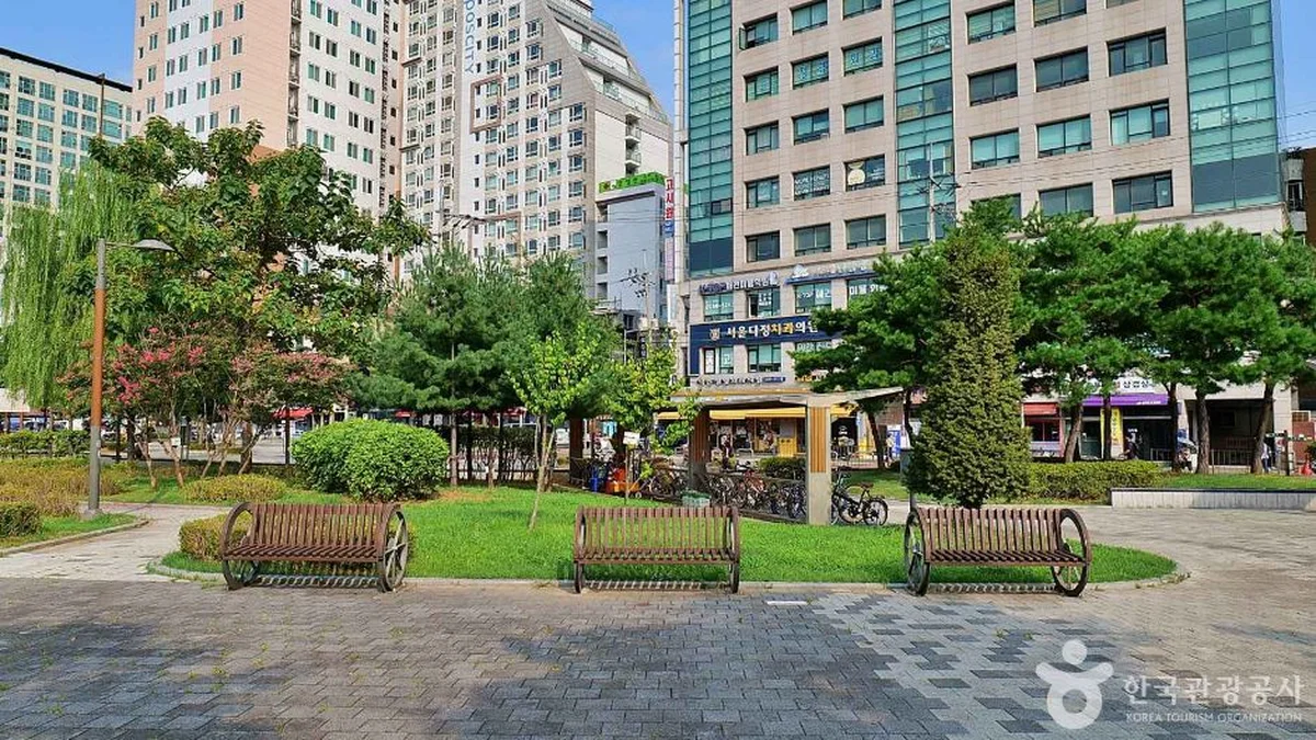 오류동역 광장