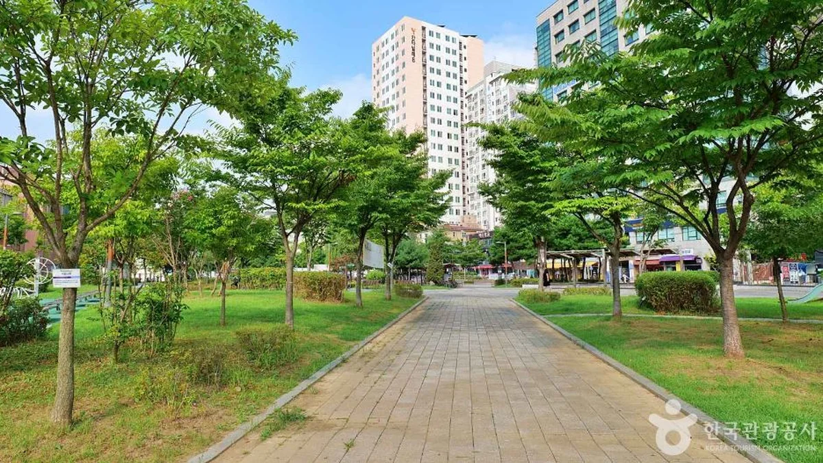 오류동역 광장