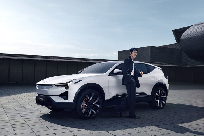 스웨덴 프리미엄 전기차 브랜드 폴스타(Polestar)가 브랜드 앰배서더 김우빈과 함께한 플래그십 전기 퍼포먼스 SUV ‘폴스타 3(Polestar 3)’의 신규 TVC를 공개하고 본격적인 국내 출시 캠페인에 나섰다. 사진 | 폴스타코리아