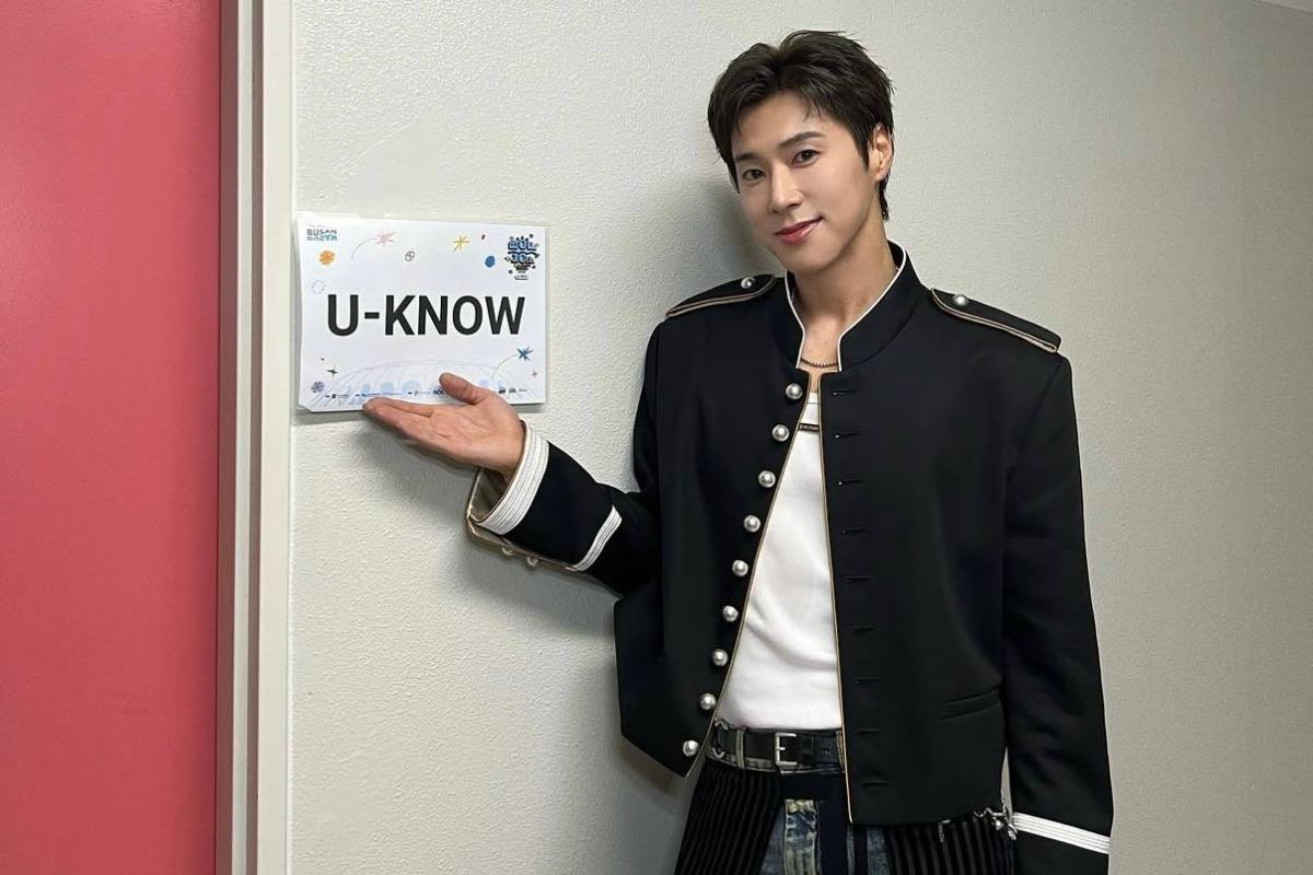 ✴*︎様 東方神起♡ユンホ♡重慶ファンミーティングVIP特典3点セット ktown4u.com : デモがK-POP公演を直撃…東方神起ユンホ、開催目前のソロ