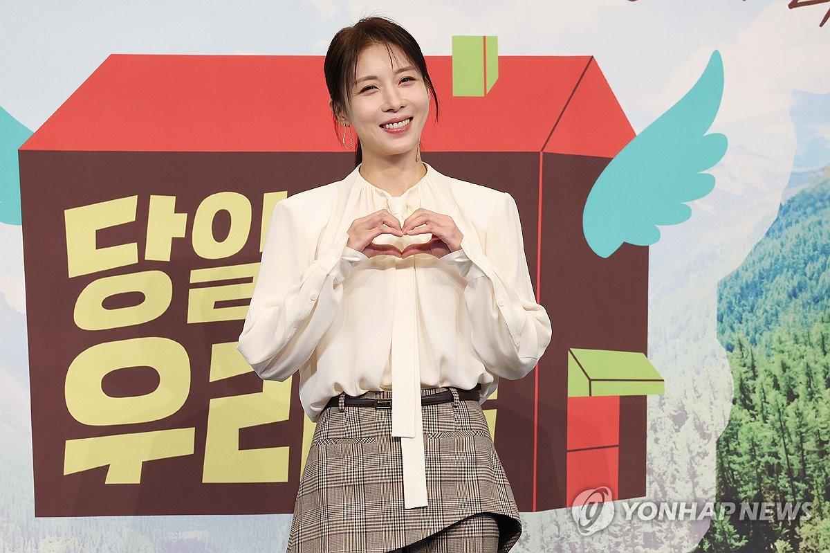 하지원, 잠실 찍고 美 메이저리그 마운드 출격… 한국 배우 최초 펜웨이 파크 시구