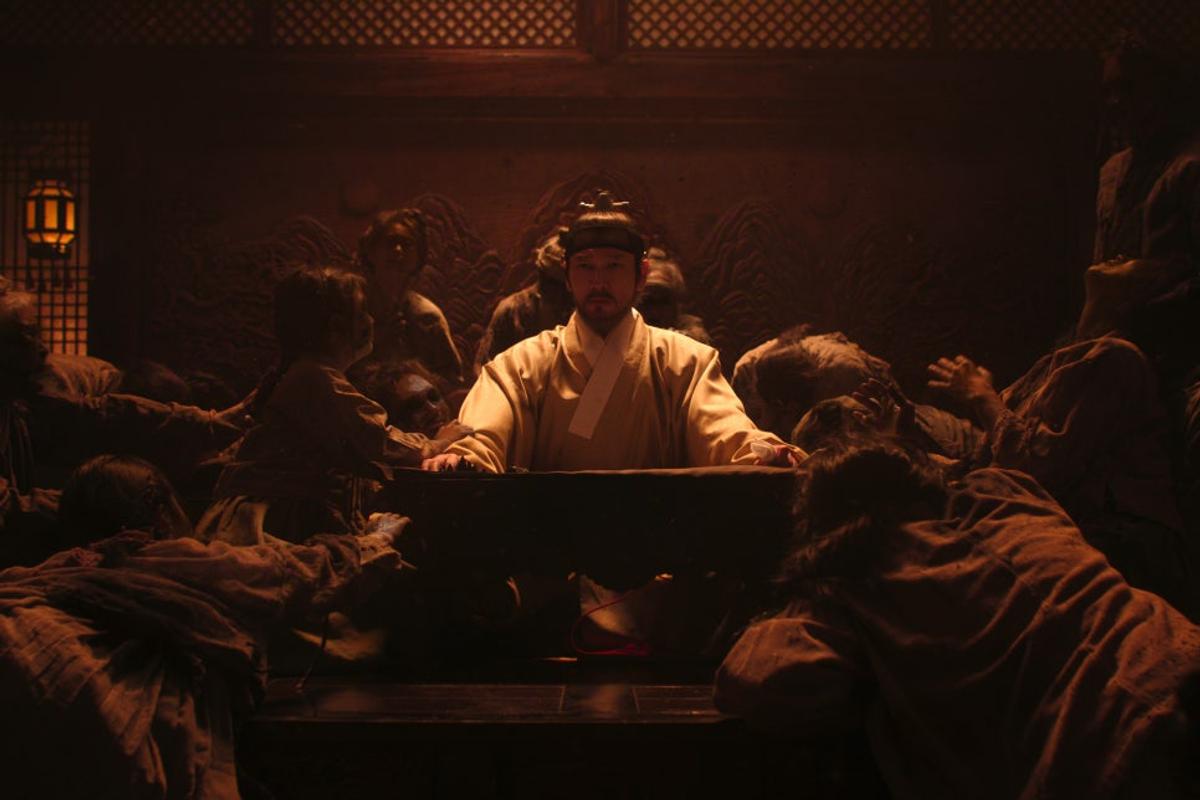 “귀(⻤)의 세계를 어떻게 표현할 것인가.” '동궁' 인터뷰 ② 김승규 조명감독