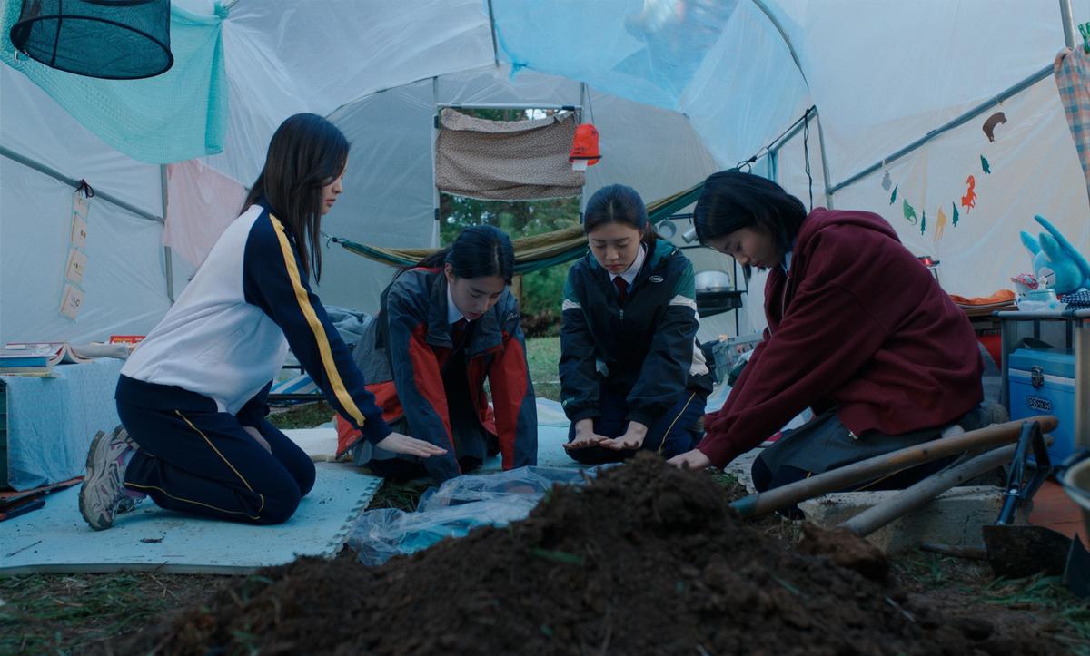 평범한 여고생의 일상을 뒤흔든 사건! ‘산양들’ 7월 29일 개봉 확정 및 메인 포스터 공개!