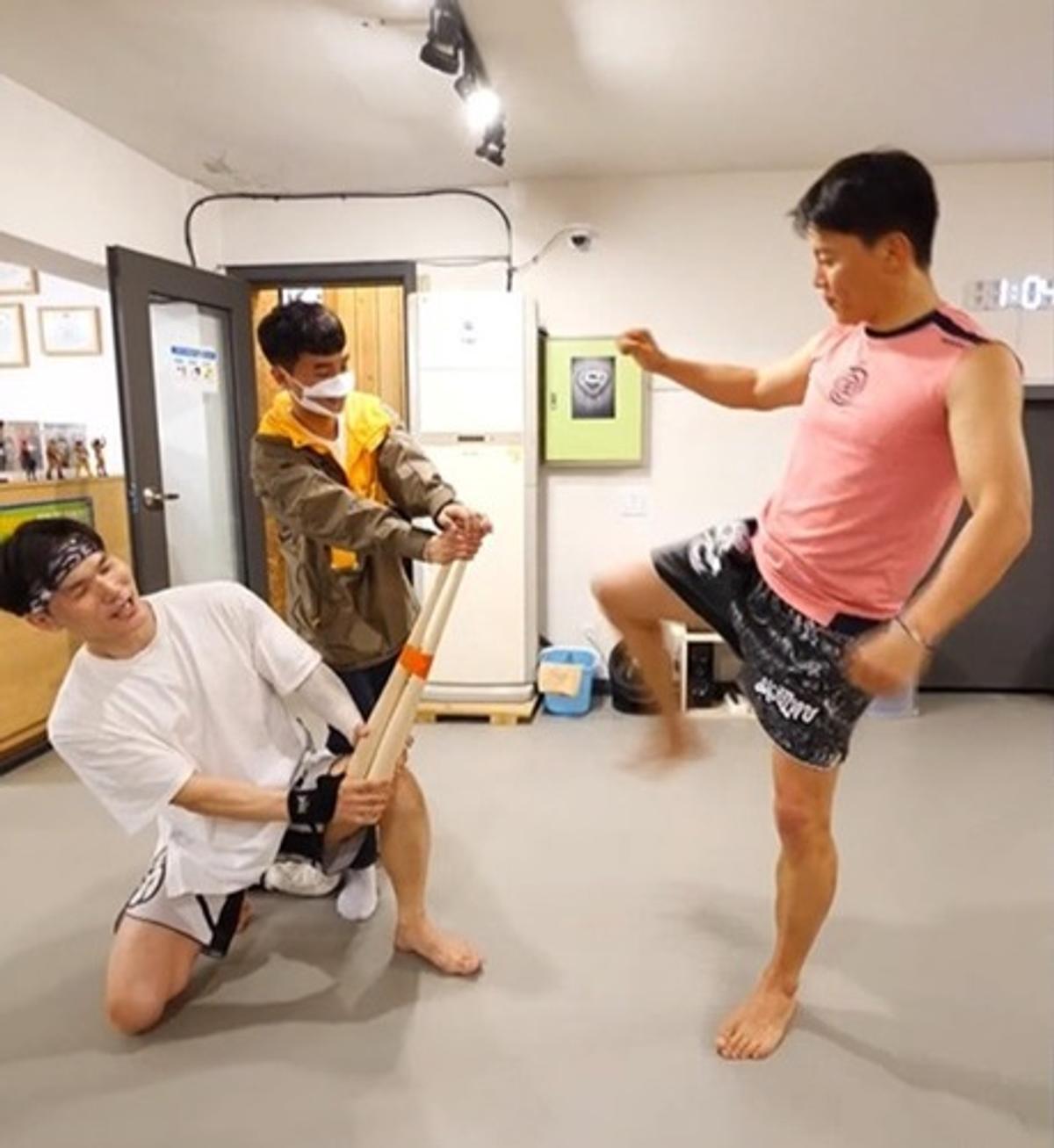〈전지적 참견 시점〉