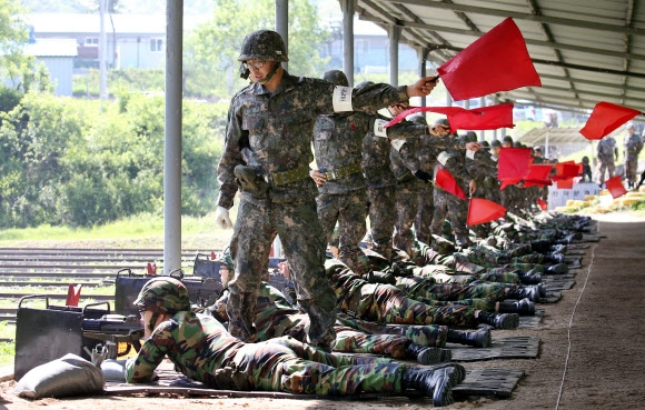 밀리터리 인사이드] 왜 한국 예비군 훈련비는 세계 최하위인가 | 서울신문