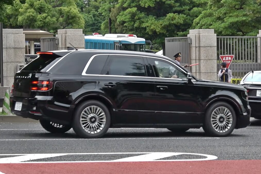 引用:Motorcade Escort