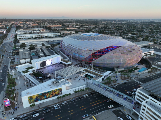 / Los Angeles Tourism & Convention Board
