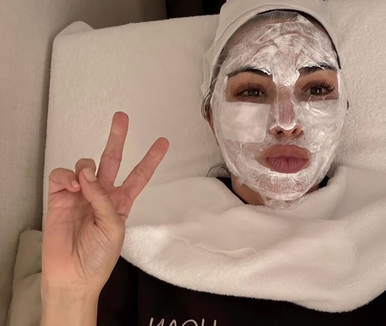 / Kim Kardashian Instagram capture