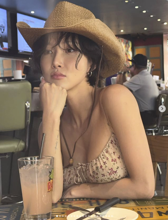 / Hwasa\'s Instagram