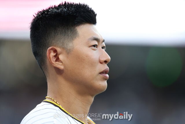송성문이 경기장을 지켜보고 있다./게티이미지코리아
