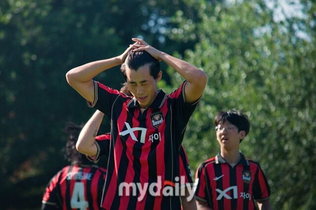 해치서울FC 선수단으로 구성된 FC서울이 1일 라이스대학교에서 열린 제뉴인컵 휴스턴 2026 8강전과 4강전에서 잉글랜드와 라트비아를 꺾고 결승전에 진출했다./휴스턴(미국)=노찬혁 기자