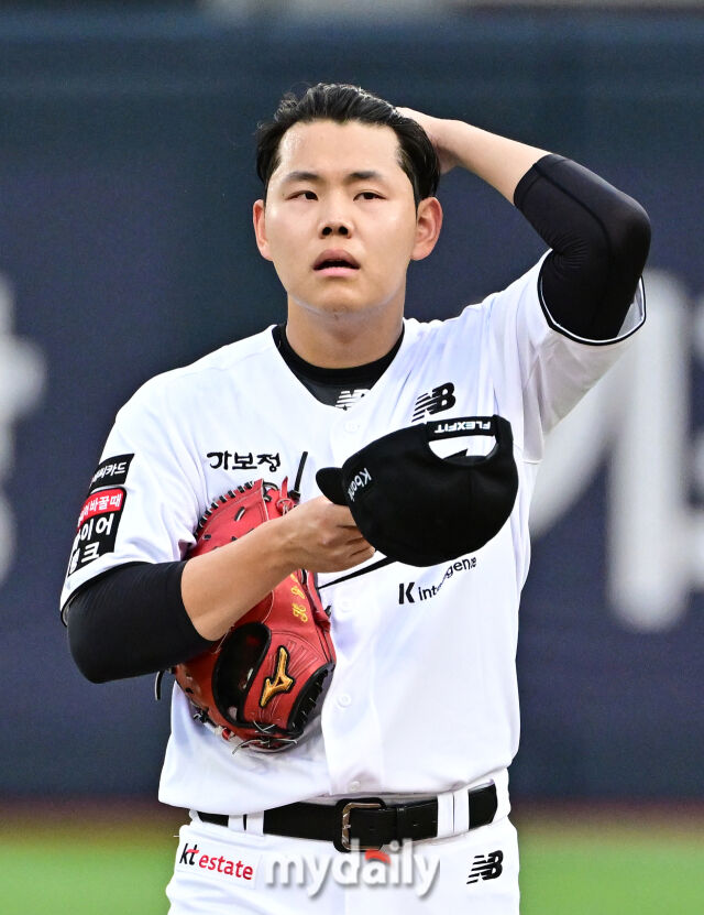 2026년 7월 7일 오후 경기도 수원KT위즈파크 열린 '2026 신한 SOL KBO리그' 키움 히어로즈와 KT 위즈의 경기. KT 선발투수 소형준이 투구를 준비하고 있다./마이데일리