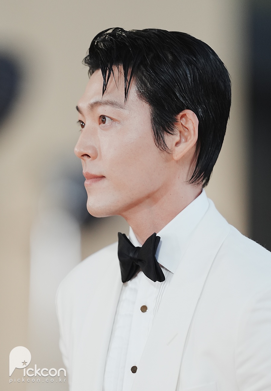 '신민아♥' 김우빈, 새 신랑의 가벼운 발걸음 [제5회 청룡시리즈어워즈]