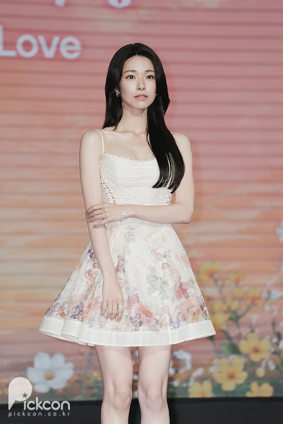 하영, '참교육' 이어 '엿사랑'까지…넷플릭스 공무원의 물오른 미모 (포토)