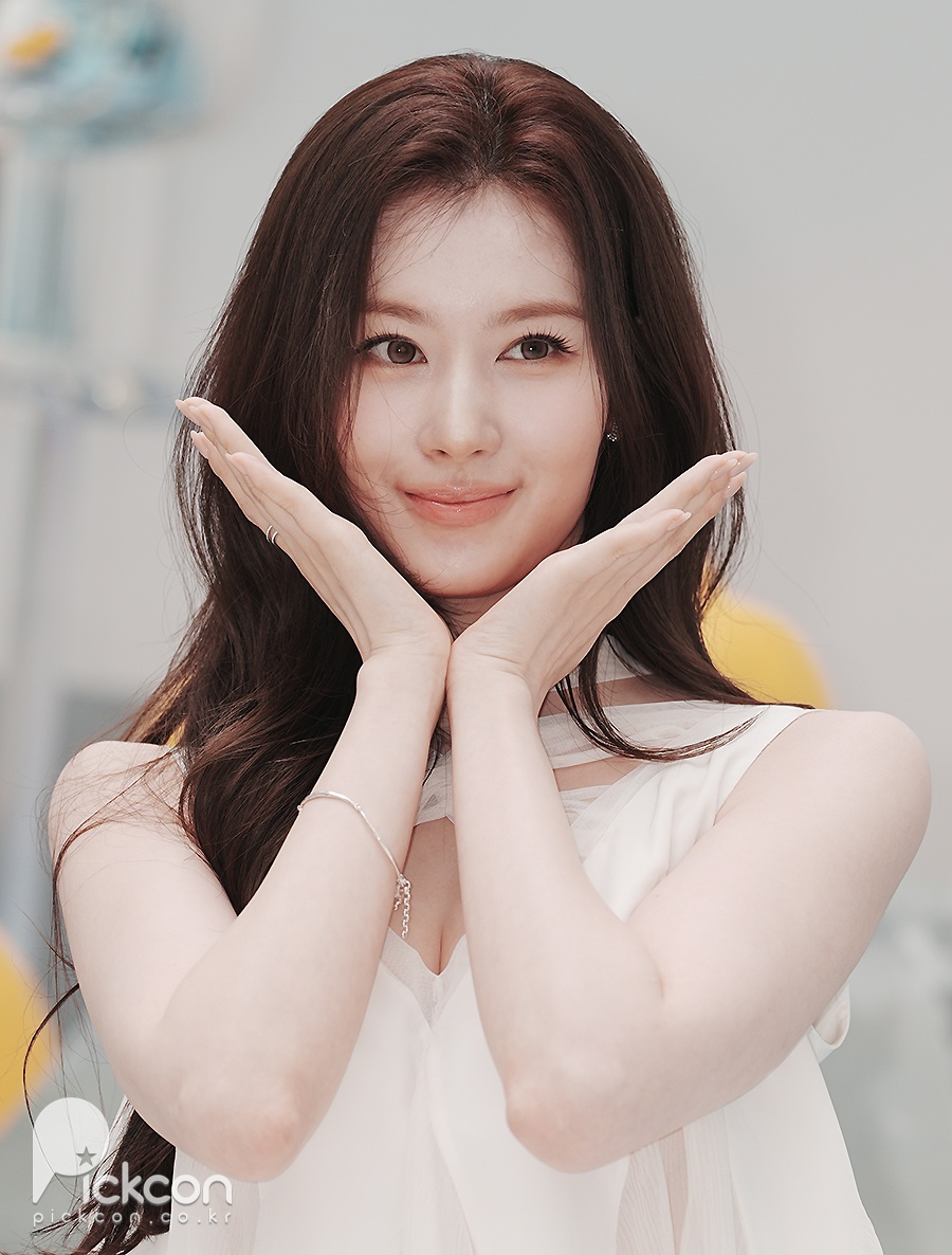 트와이스 사나, '사나 없이 사나 마나' (포토)