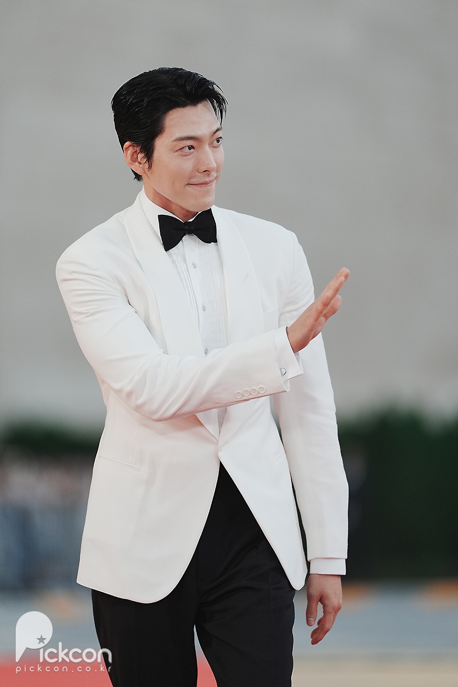 '신민아♥' 김우빈, 새 신랑의 가벼운 발걸음 [제5회 청룡시리즈어워즈]