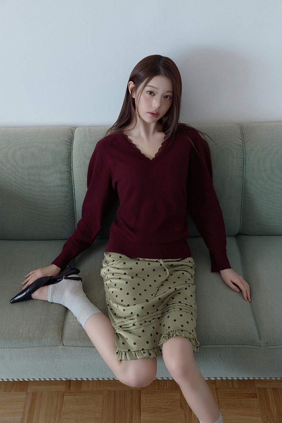 아이브 장원영, 힘 뺀 스타일링에 자연스럽고 쿨한 무드 [화보]