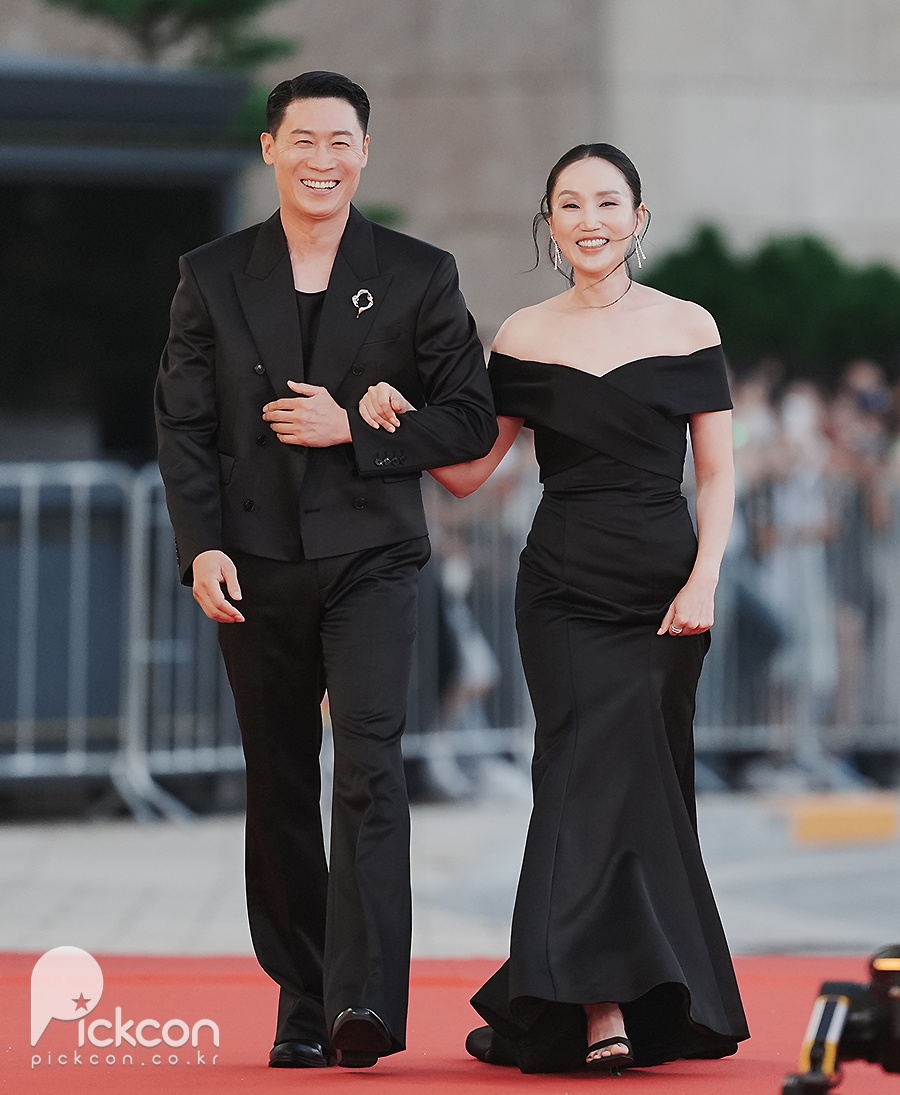 진선규♥박보경, 눈만 마주쳐도 웃음이 나와 [제5회 청룡시리즈어워즈]