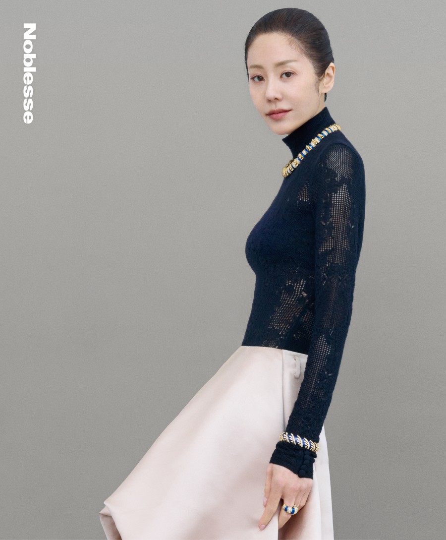 '56세' 고현정, 트임 드레스 사이 초슬림 각선미…찬란한 아름다움 [화보]