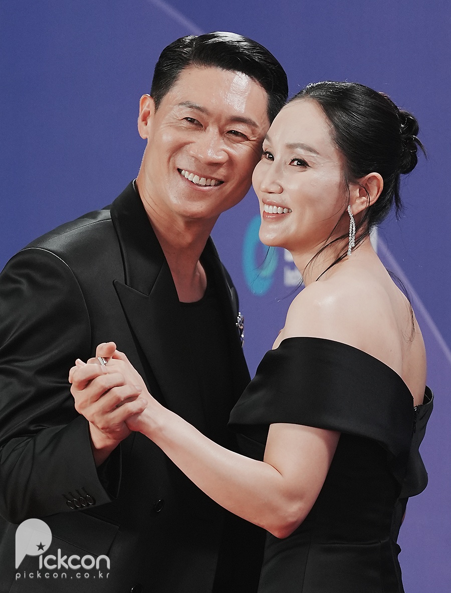 진선규♥박보경, 눈만 마주쳐도 웃음이 나와 [제5회 청룡시리즈어워즈]