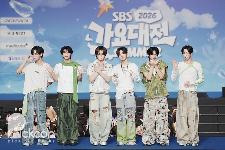 알파드라이브원, 신인 다운 청량한 분위기 [2026 SBS 가요대전 Summer]