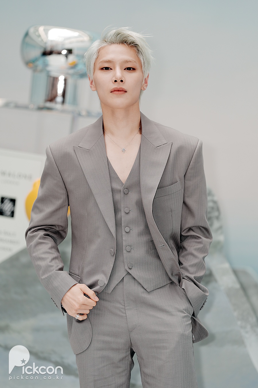스트레이 키즈 아이엔, 강렬 비주얼로 등장해 '막내美 뿜뿜' (포토)