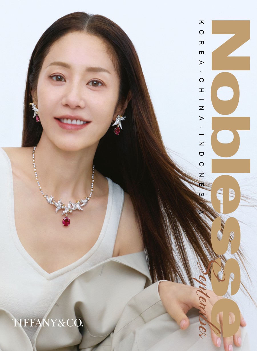 '56세' 고현정, 트임 드레스 사이 초슬림 각선미…찬란한 아름다움 [화보]
