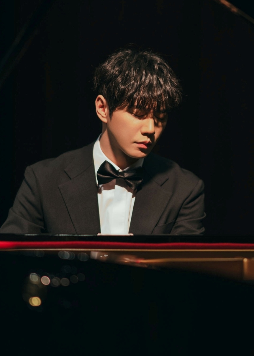 피아니스트 송강X이준영, 벌써 아름다운 연주…'포핸즈' 공연 팸플릿 공개