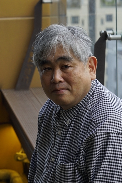 후지노 토모아키 감독이 영화 ‘어떻게 해야 했을까?’를 들고 한국을 찾았다. / 엣나인필름